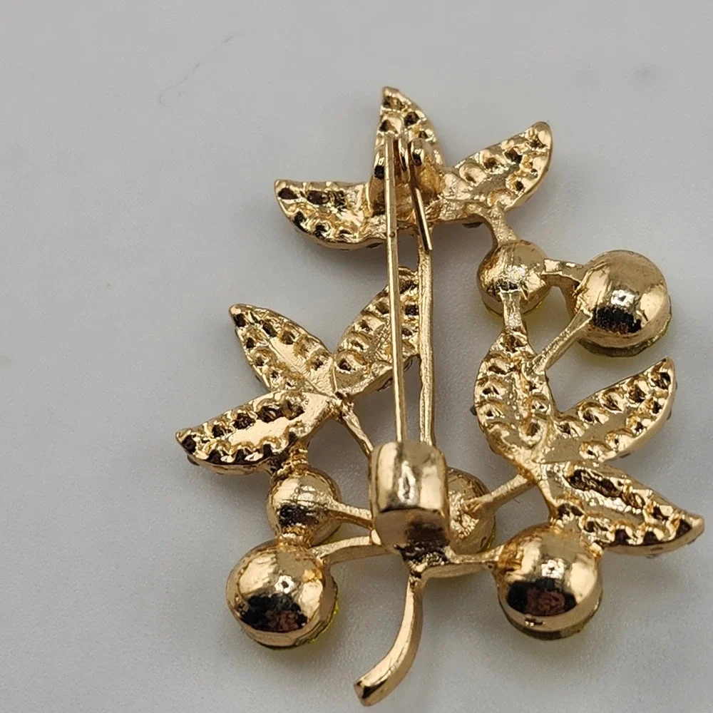 Gold Tone Leaf Branch‎ Brooch Pin Rhinestone Crystal Gem Accents